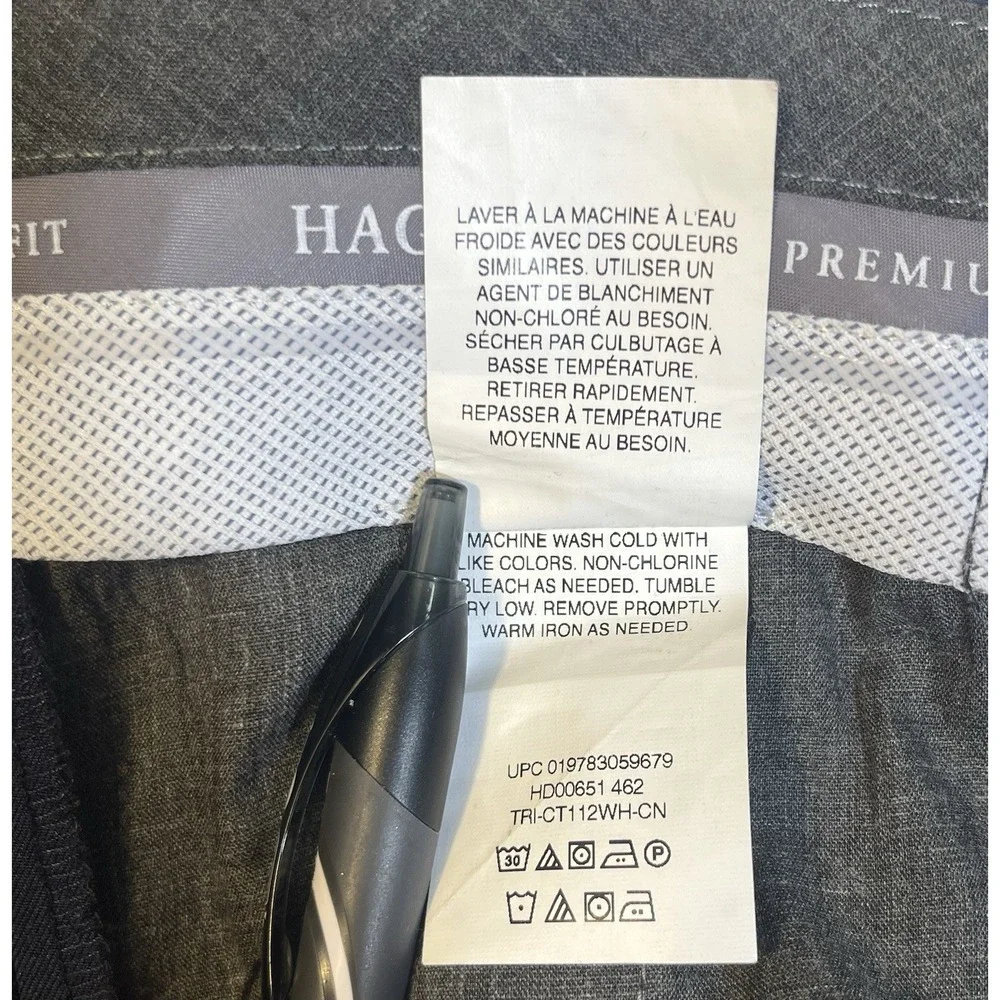 Haggar Men's Premium Comfort Dress Pants 42x30 Navy Classic Fit Stretch